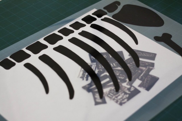 Print Negative / Cut bones Print Negative / Cut bones